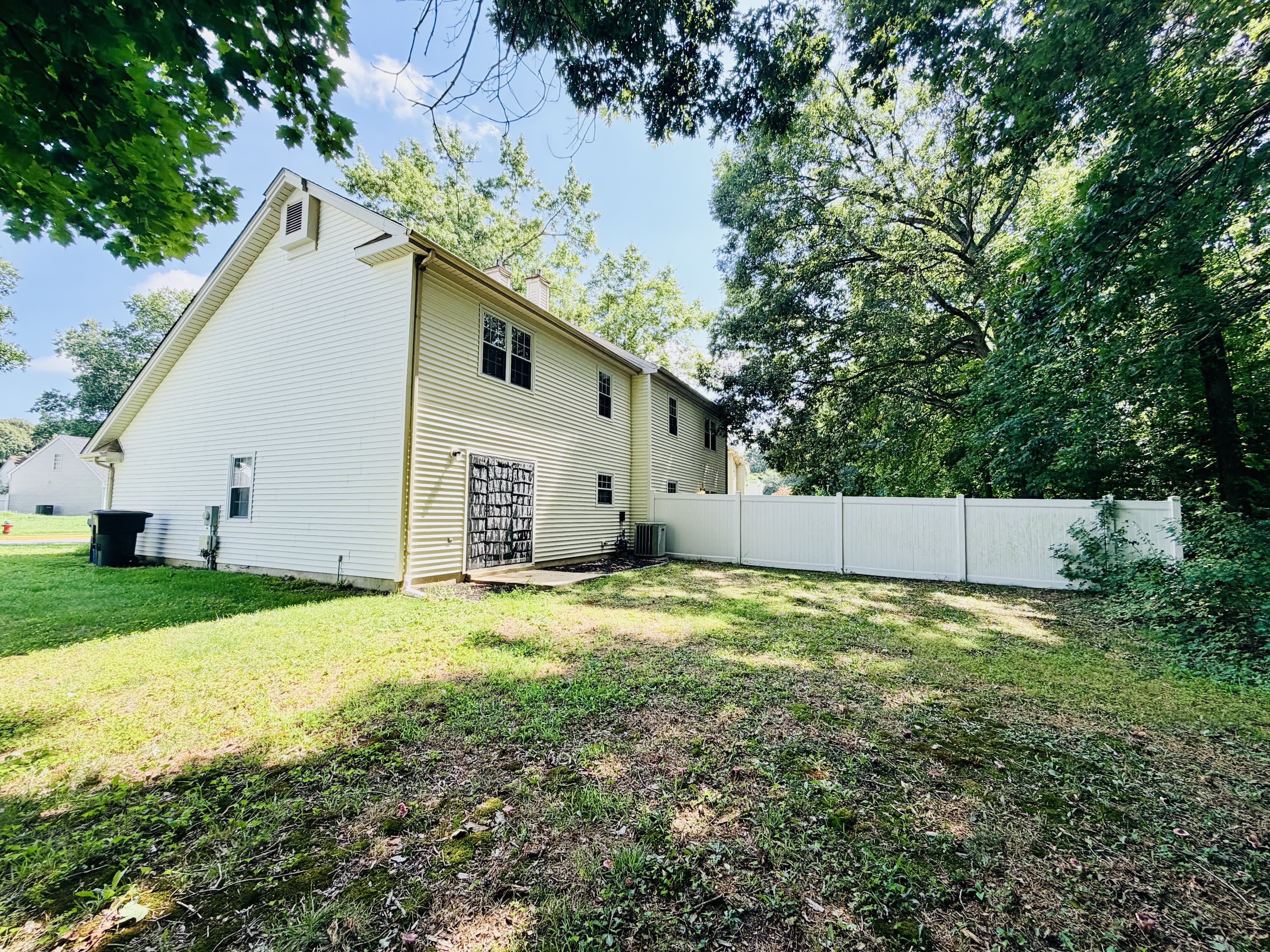 168 Stoney Drive – photo 2