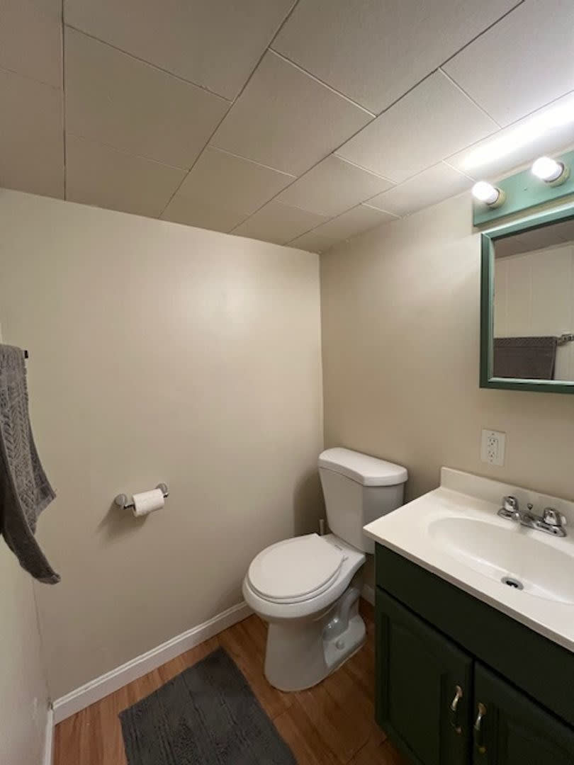 Lovely Hampden EOG 2bd/2ba Rowhome w CAC & W/D! Available now – photo 3