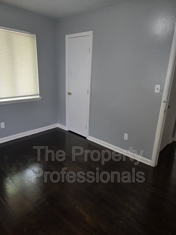 7750 Rugby Avenue – photo 5
