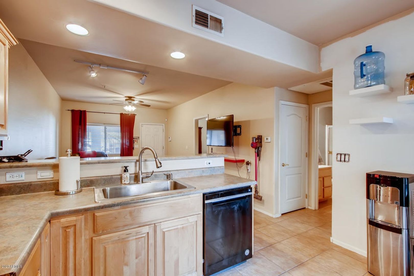 Spacious 2 Bed 2 Bath Tempe Condo 1St Floor – photo 3