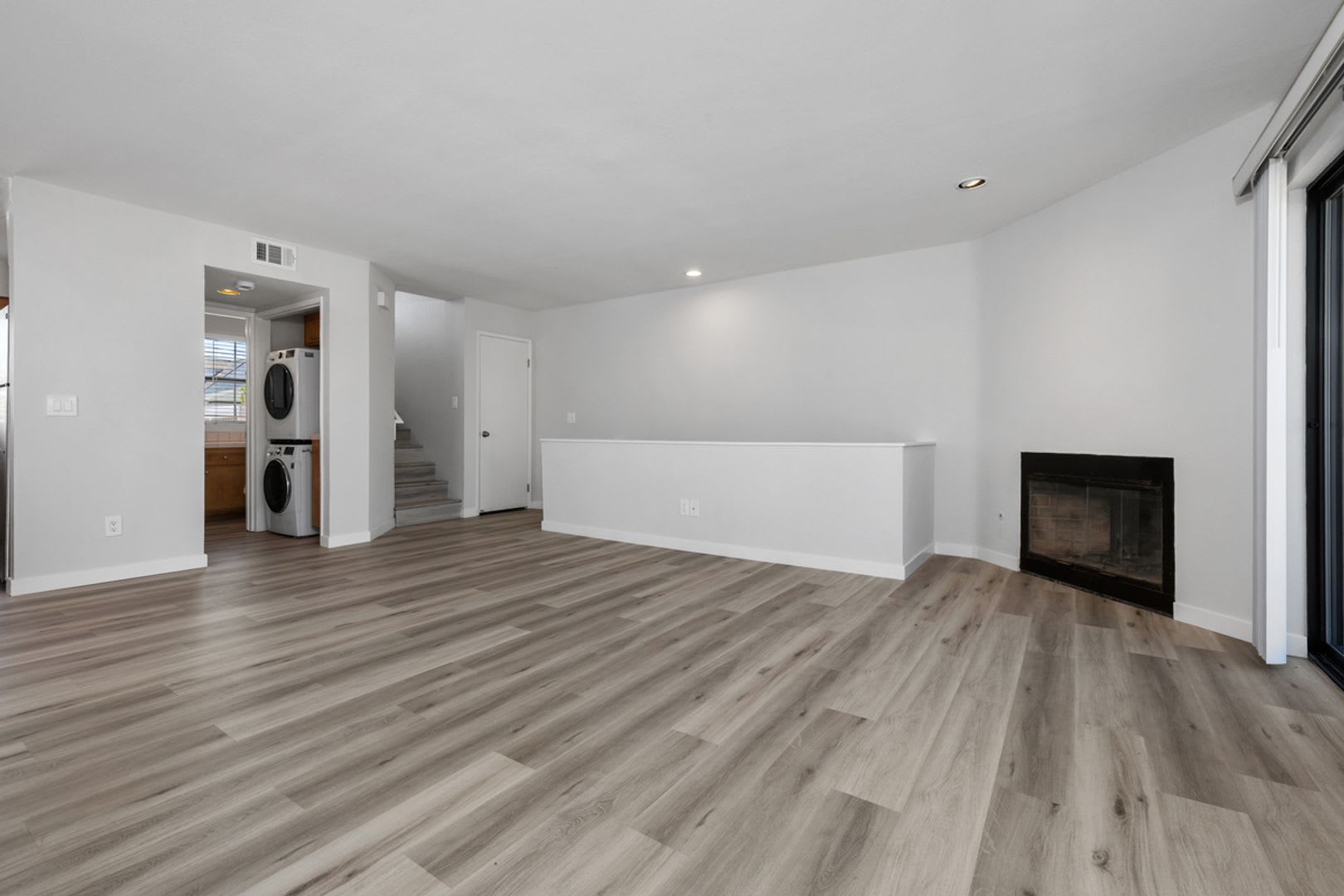 Mission Beach. 3 bedroom, 2.5 bath, 2 car garage – photo 5