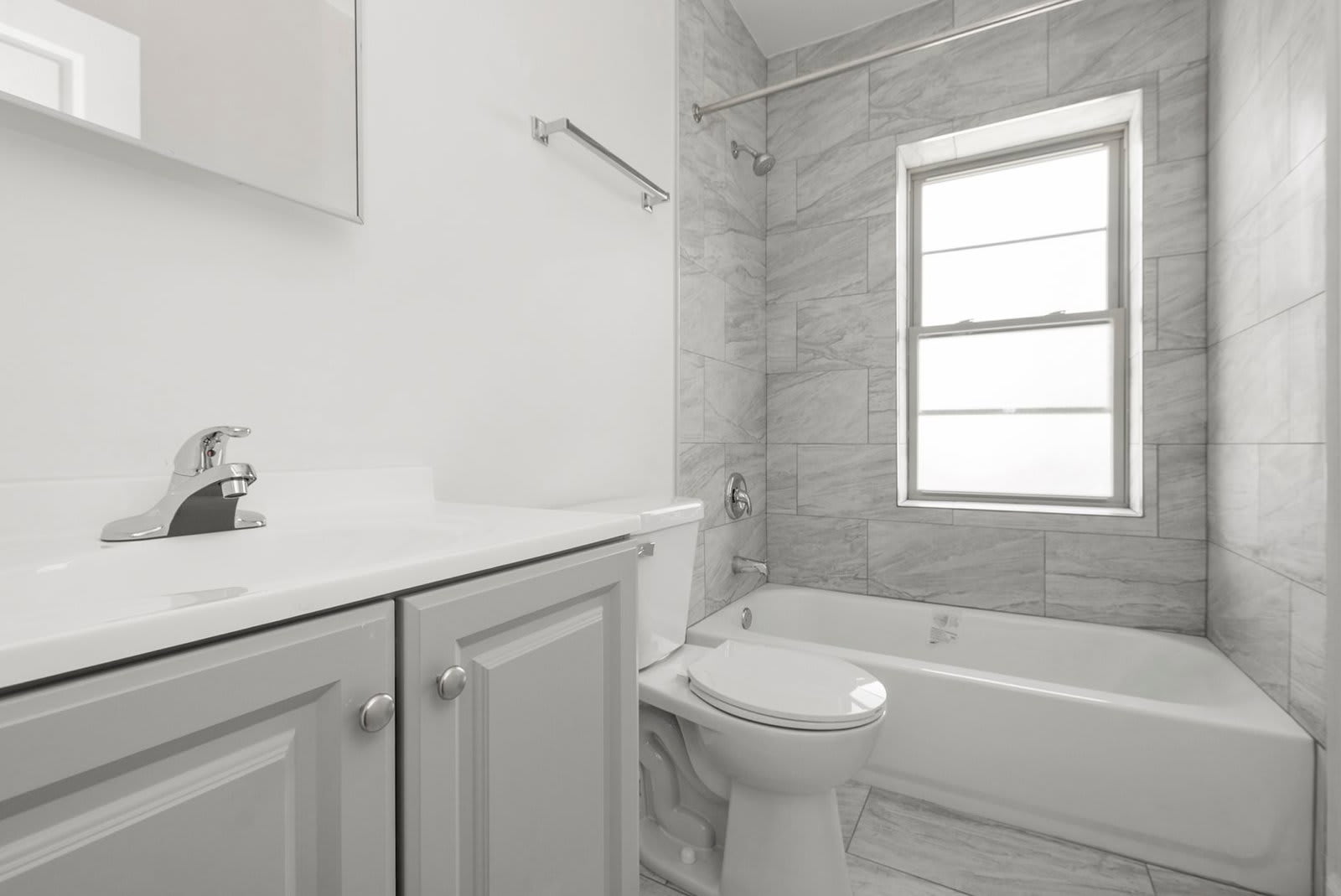 8205 South Paulina Street – photo 5