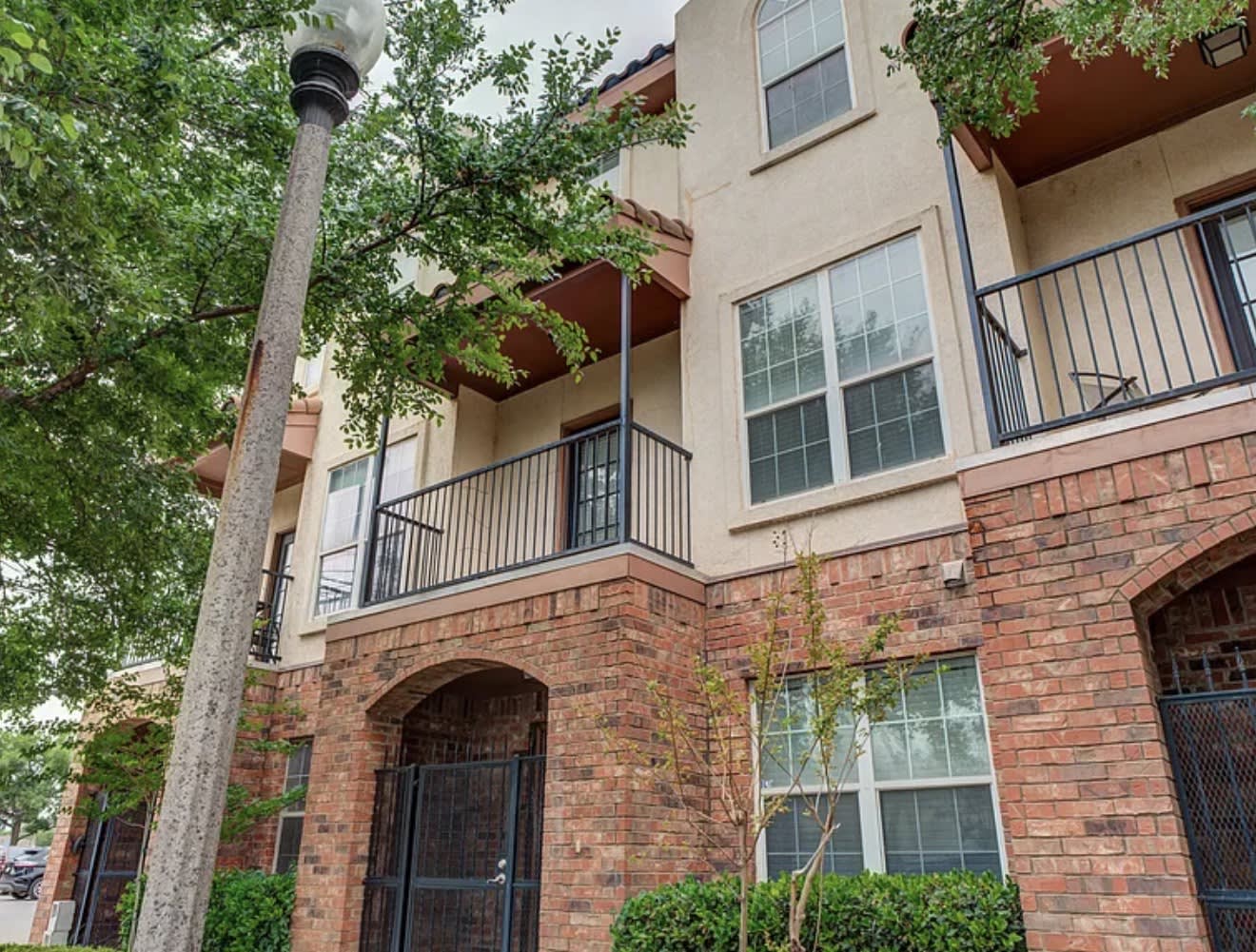 2101 Main st #5 – photo 1