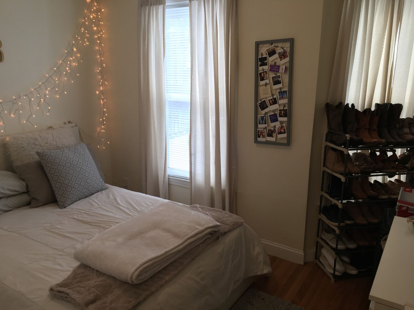Nicely updated 3 bed with in-unit laundry in Brookline Village! – photo 2