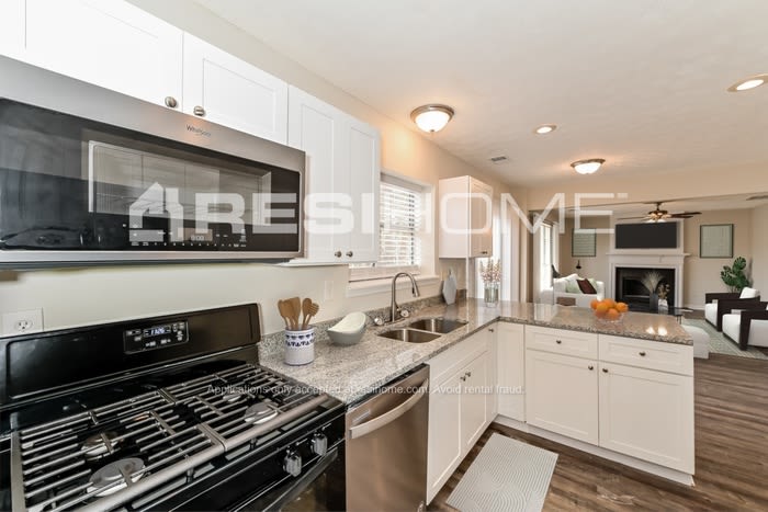 1340 Birdsong Lane – photo 3
