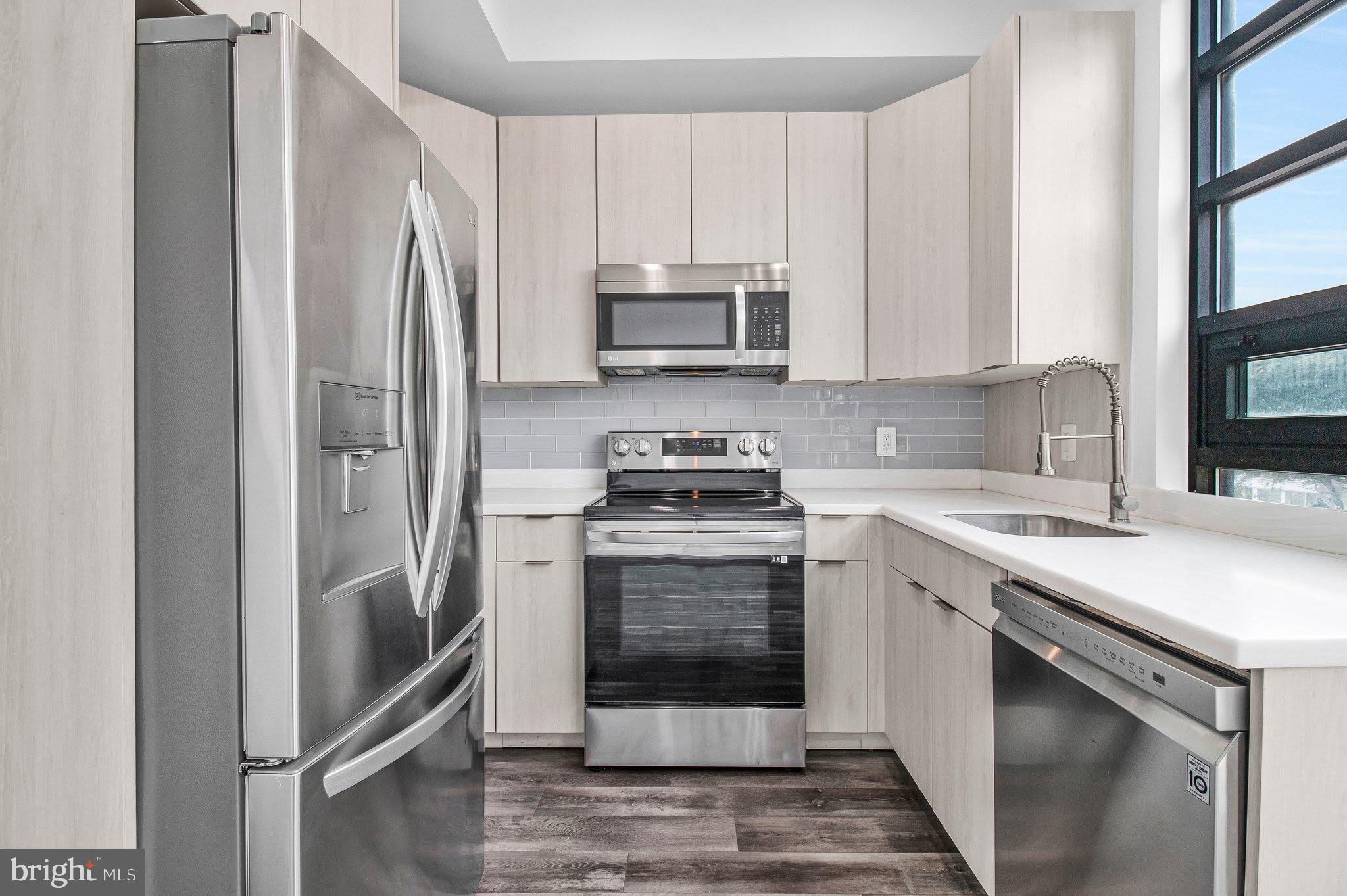 506 H Street NE – photo 3
