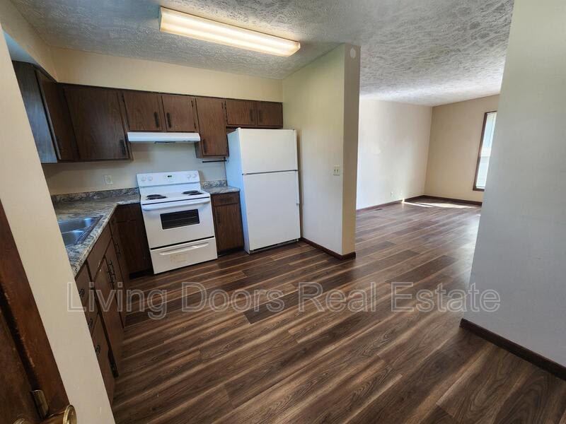 1627 Deweese Dr. – photo 2