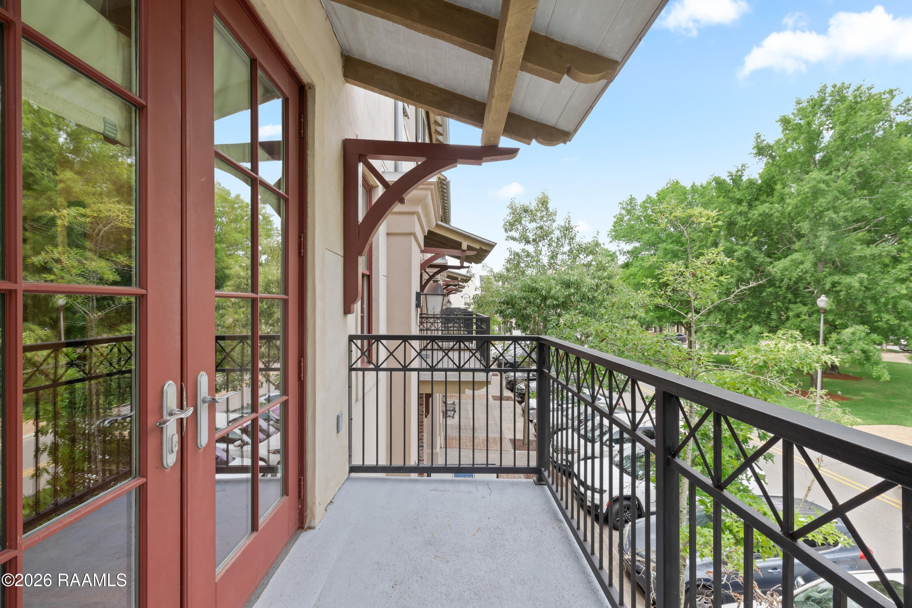 605 Silverstone Road – photo 3