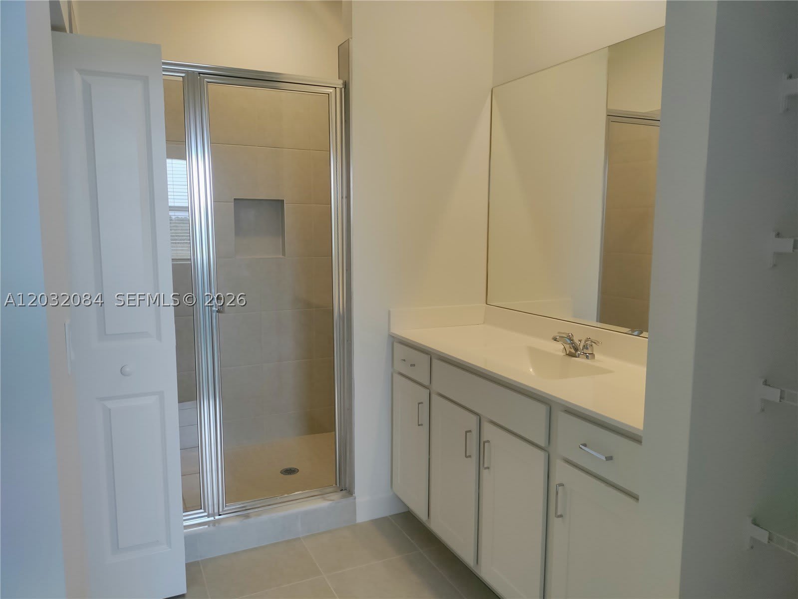 652 SE Lake Falls St – photo 5