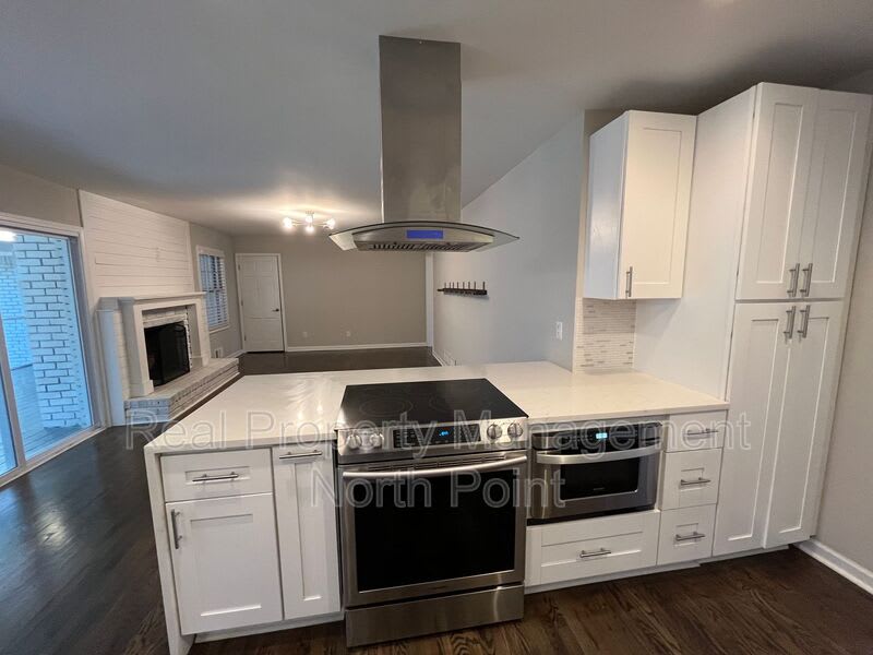 3434 Palace Ct – photo 3