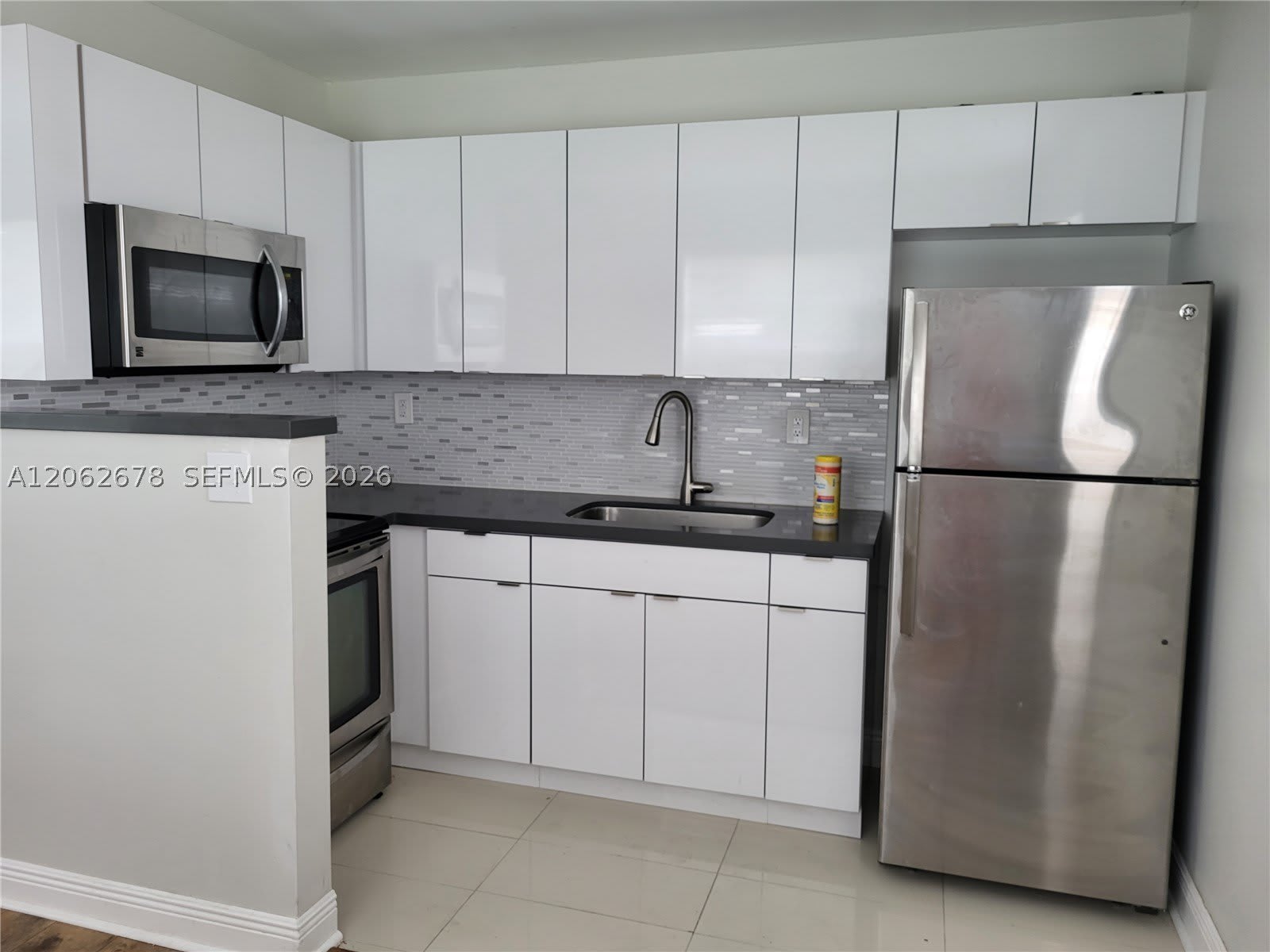 35 NE 13th St – photo 5
