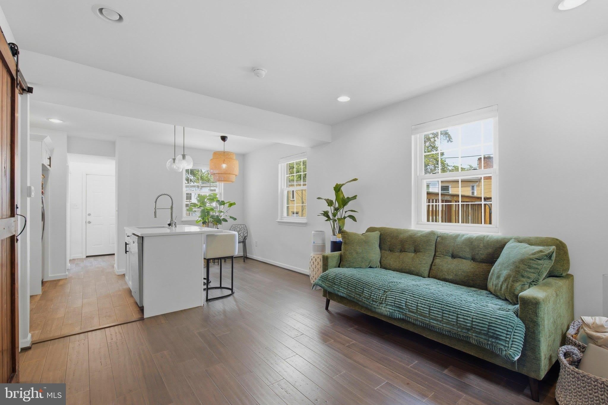 248 KENILWORTH Avenue NE – photo 2
