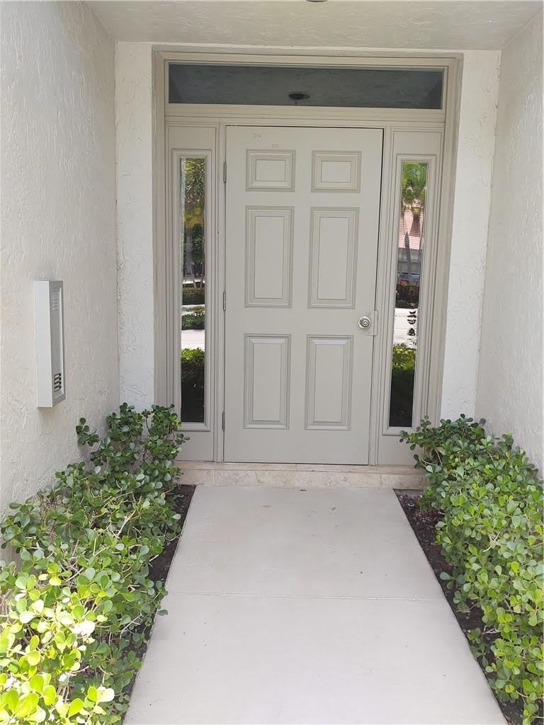 5801 Coach House Circle – photo 3