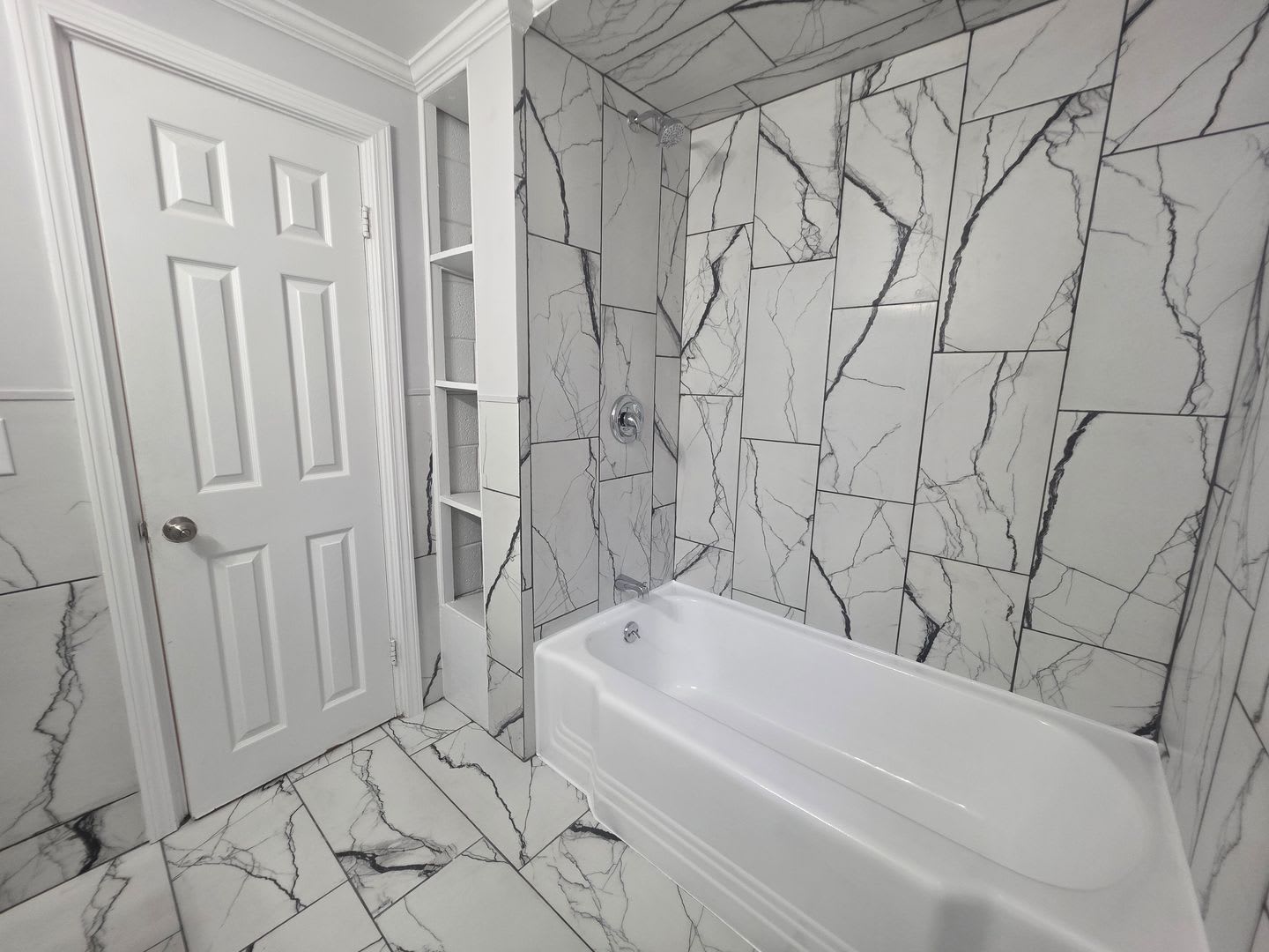 212 Oak Street – photo 1