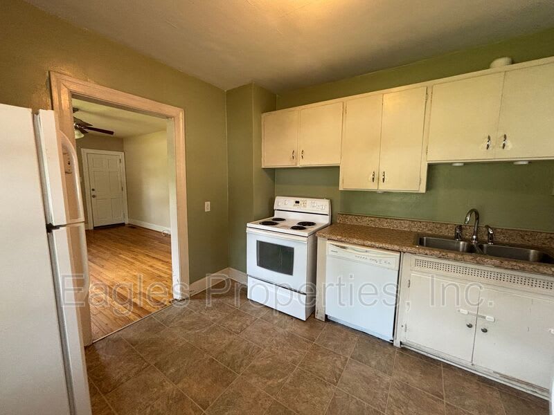615 S Andrews Avenue – photo 4
