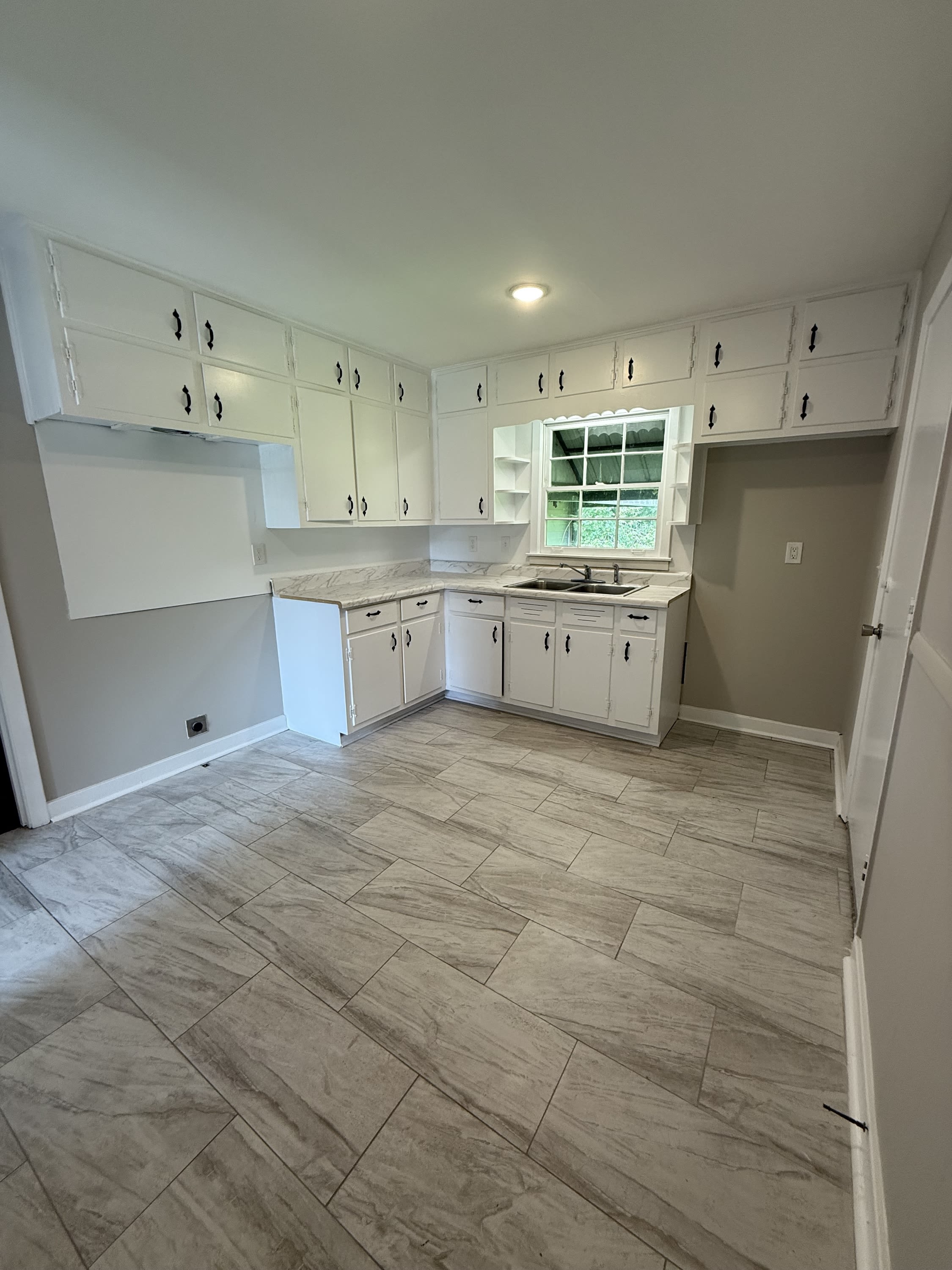 2332 3Rd Street Northwest – photo 4