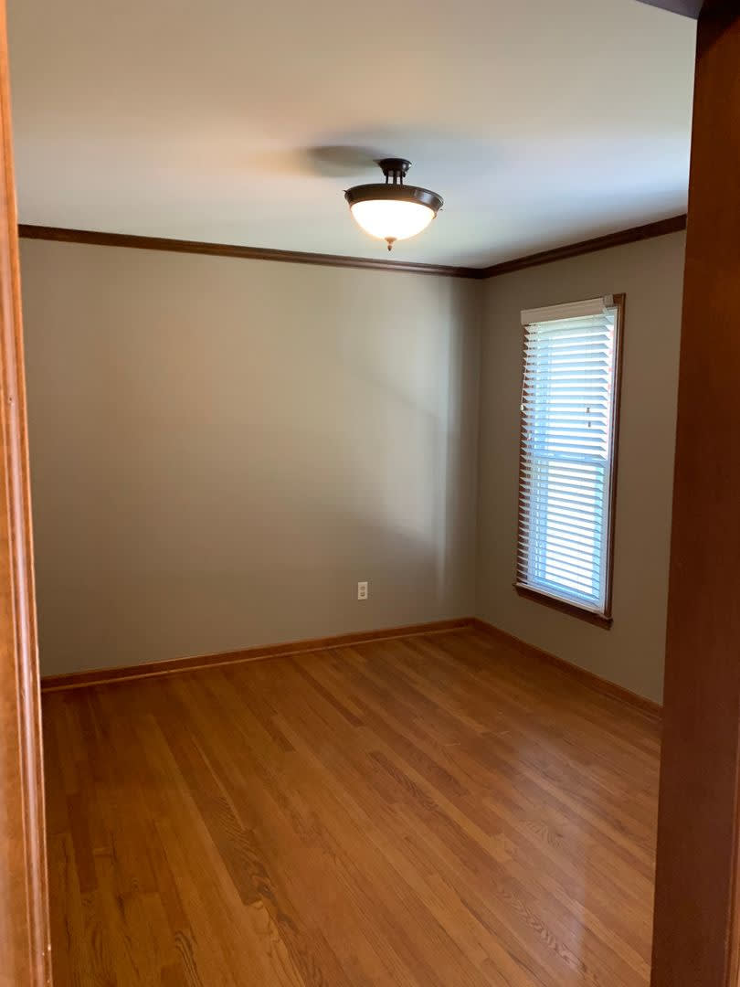 Room in 3 Bedroom Home at 2625 Sawmill Rd – photo 4