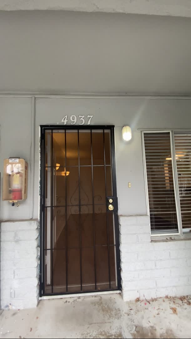 4937 Coronado Ave! Spacious 2 Bed-1 Bath Unit in OB! – photo 1