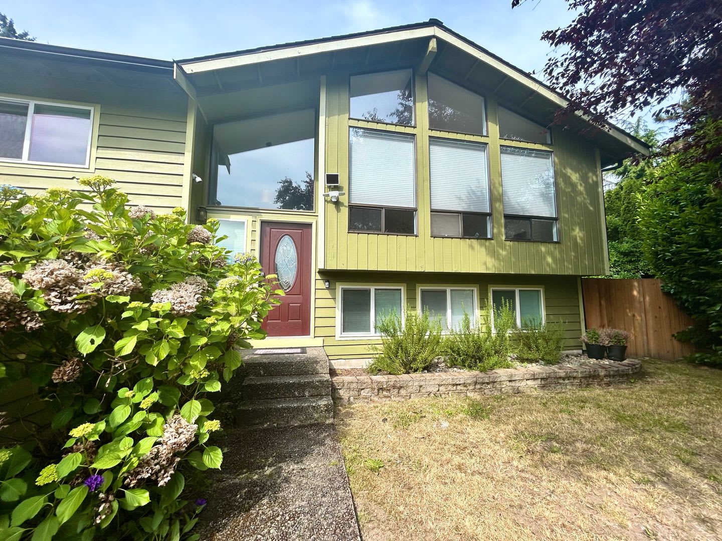 Spacious West Hill Gem – 4 Bed, 3 Bath with Stunning Layout and Modern Comforts – photo 1