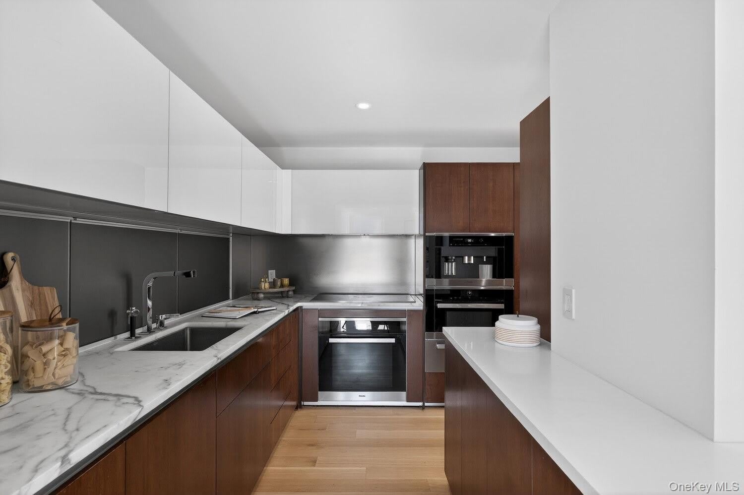 135 W 52ND Street – photo 4