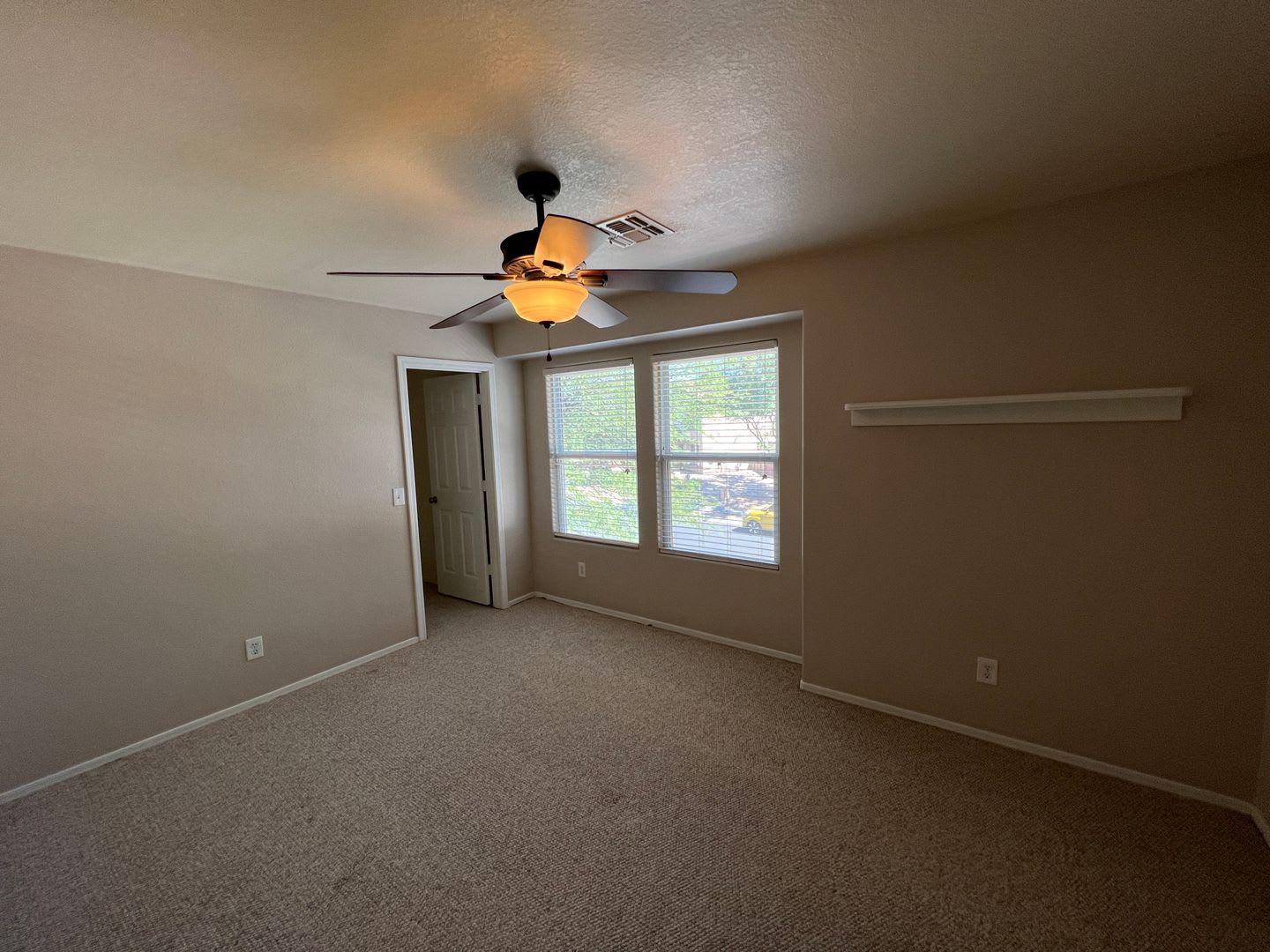 Spacious 4 Bedroom 2.5 Bath Home with Pool in Oro Valley – photo 5