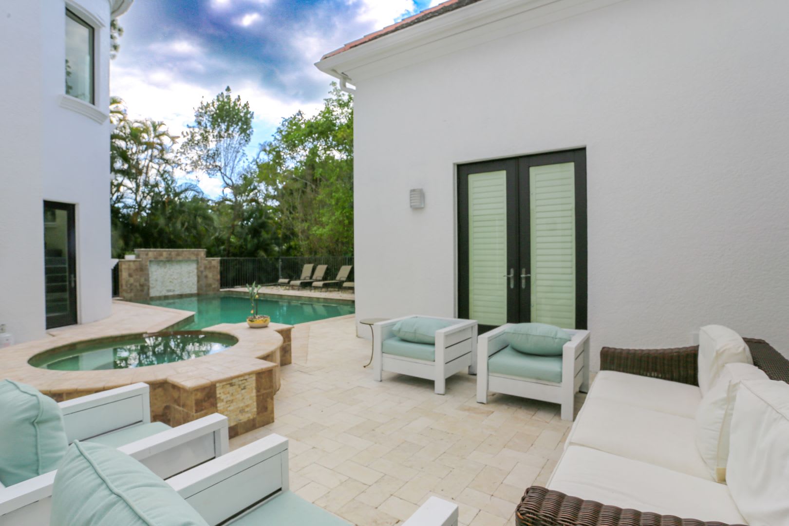 ***STUNNING SEASONAL RENTAL AVAILABLE***STUNNING POOL HOME*** – photo 5