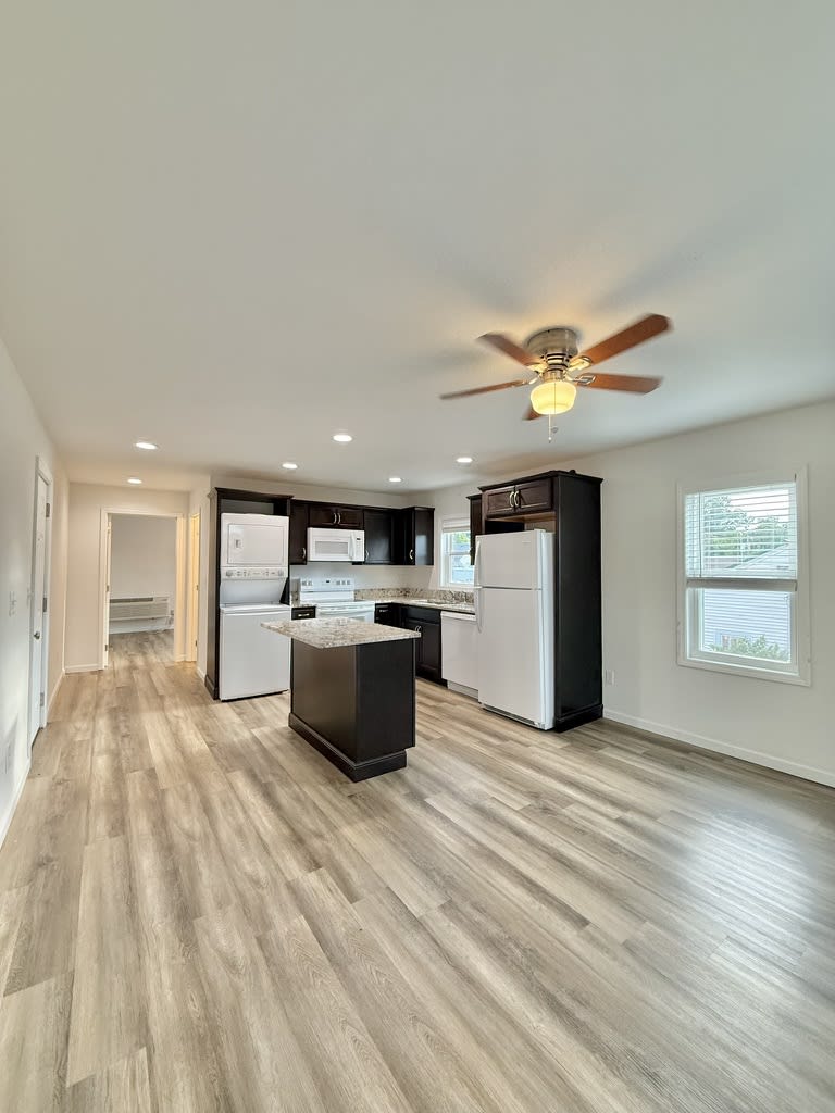 222 West Broadway Avenue – photo 2