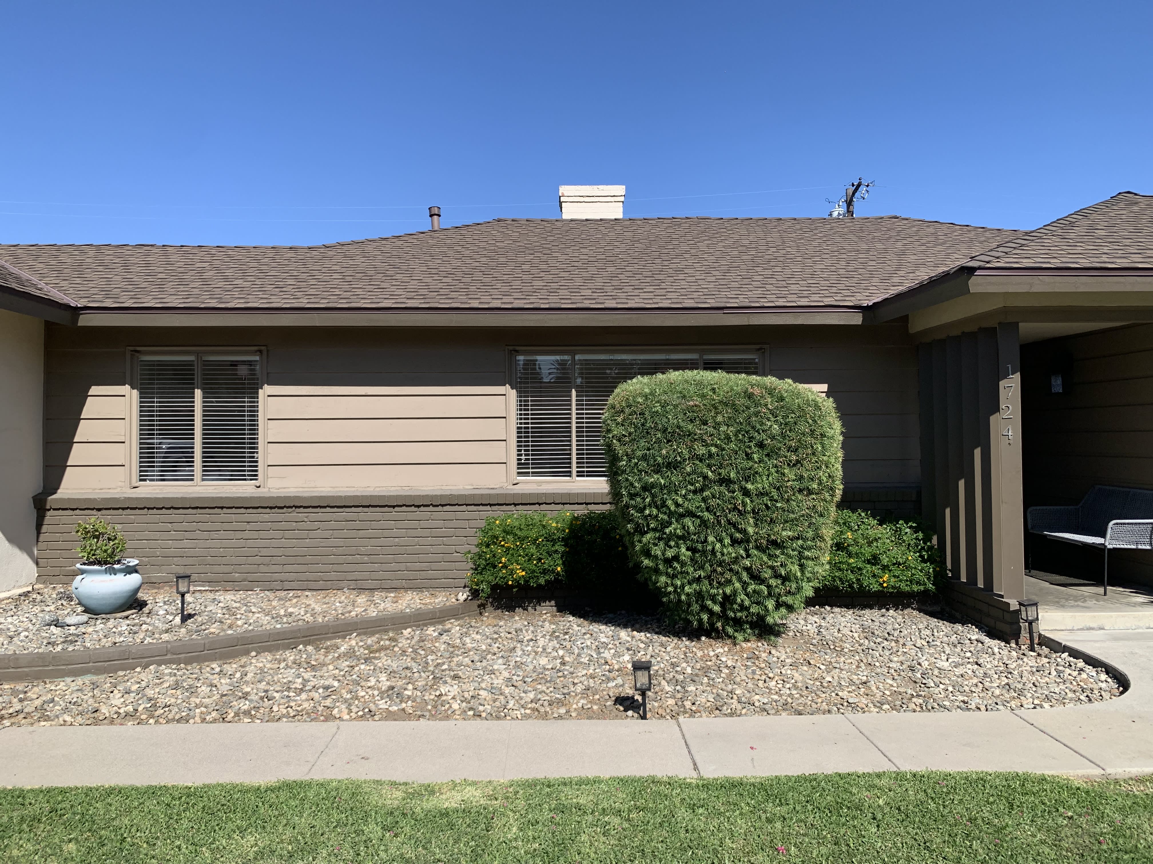 1724 Grace Avenue – photo 4