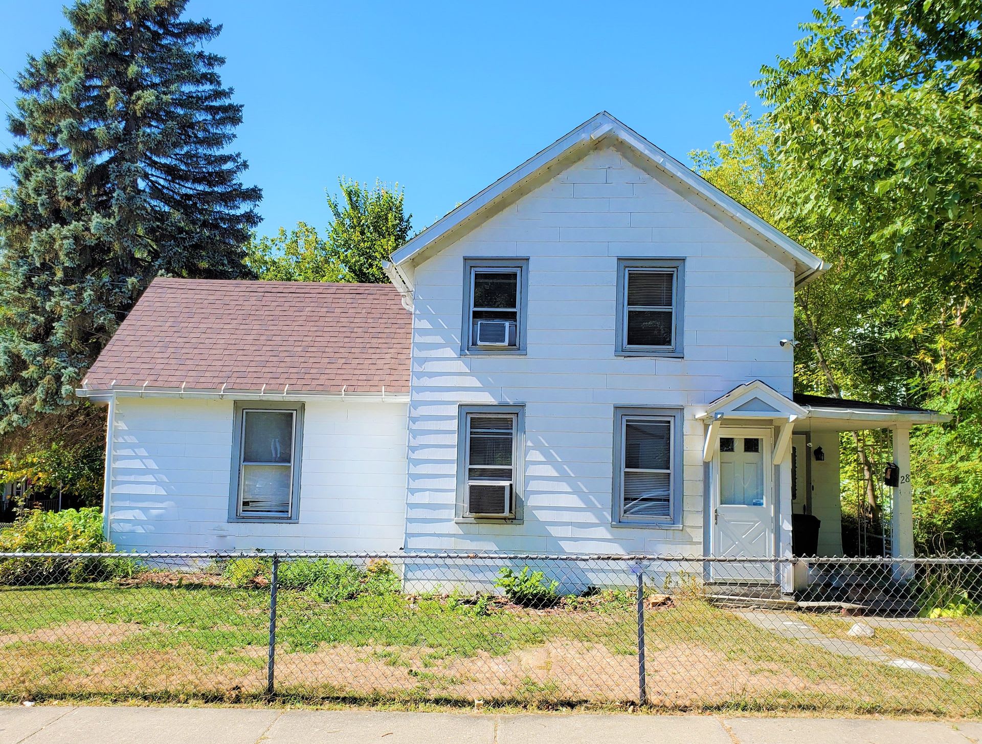 Renovated Four Bedroom House In A Great Location – photo 1