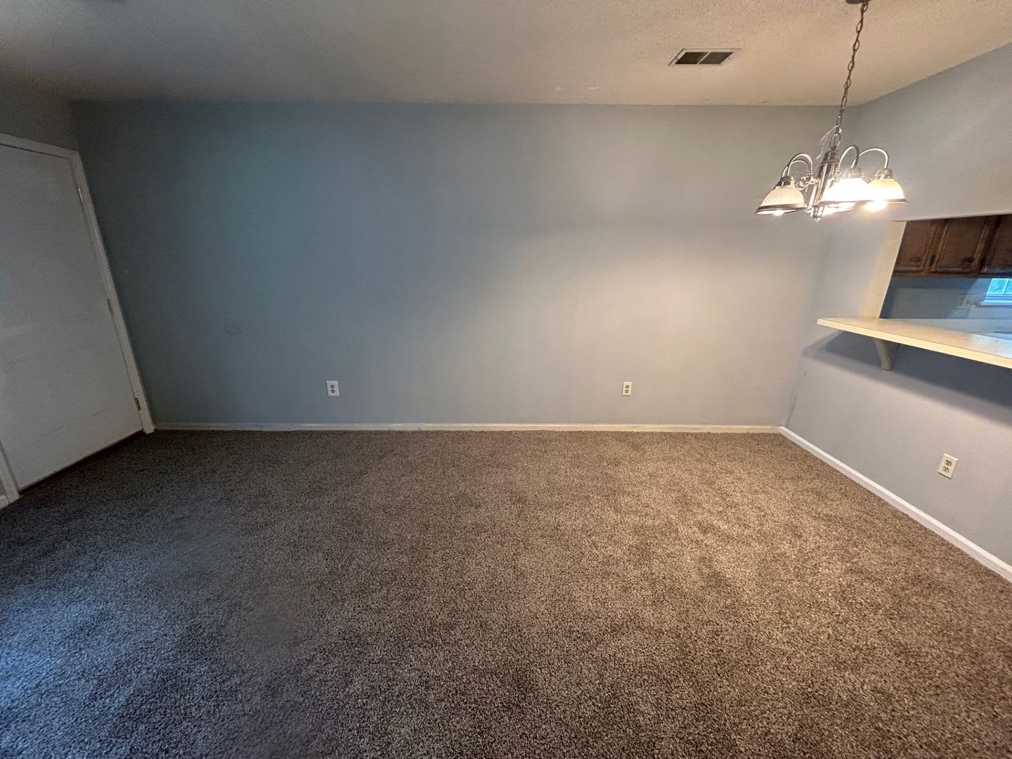 Charming 2 Bedroom 1 5 Bath Townhouse Located In The Desirable Irmo Area Near The Lake Murray Dam – photo 4