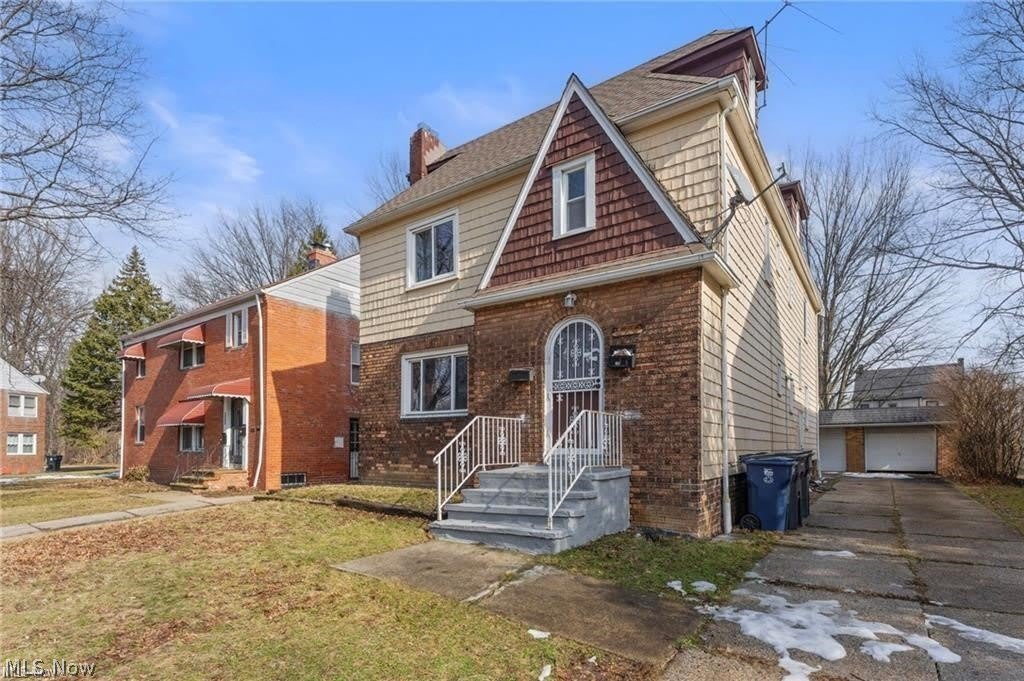 876 Eloise Drive – photo 2