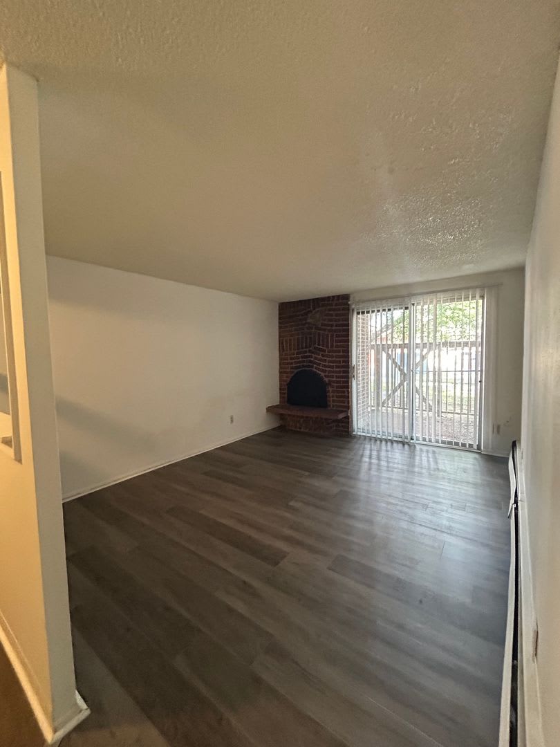 Wonderful 1 BR/1 BA Ground Floor Condo in Secured Bldg! – photo 5