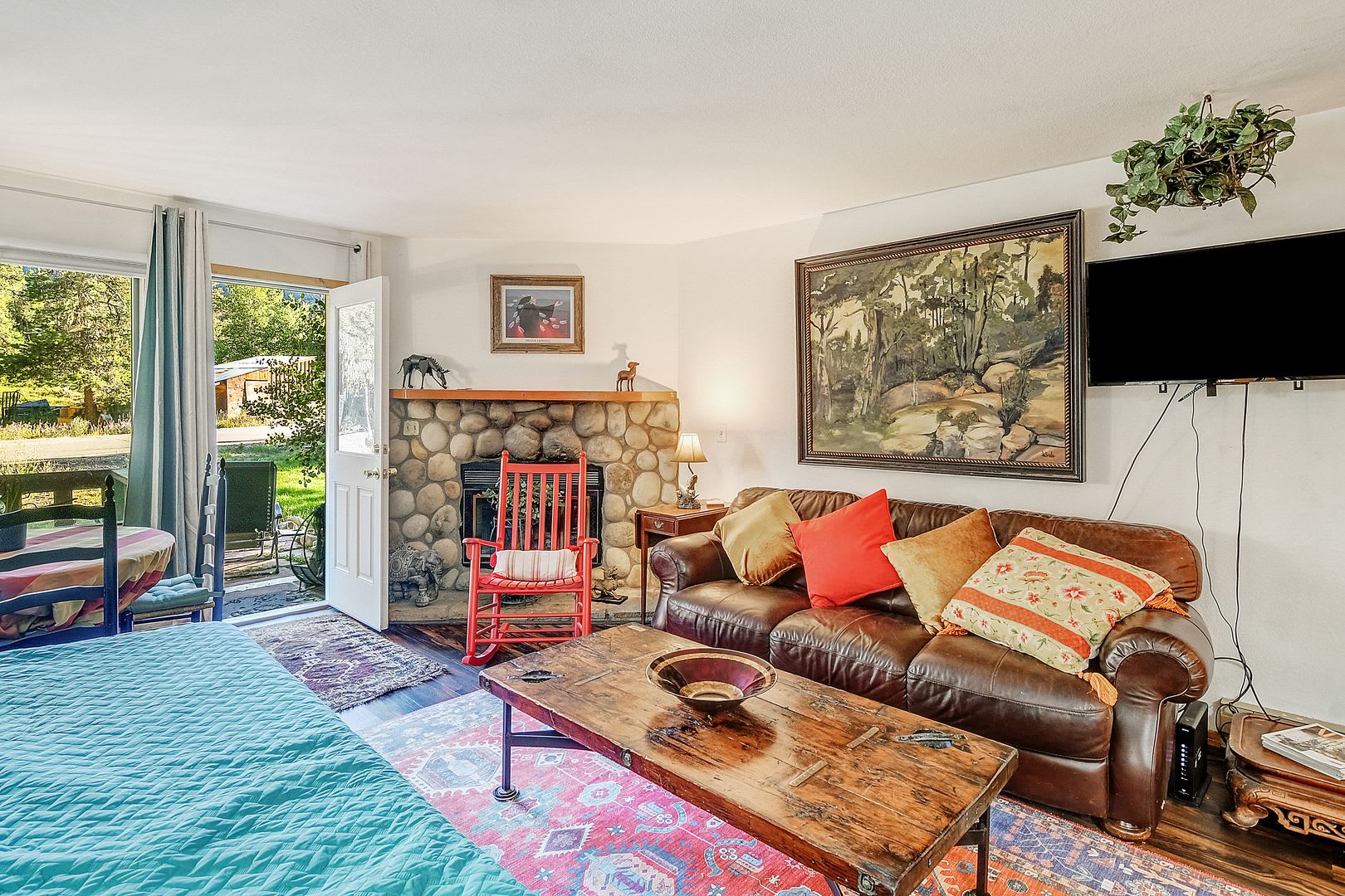 FRISCO! Offered Furnished or Unfurnished! 1 pet negotiable! An Artist's retreat! Must see. – photo 3