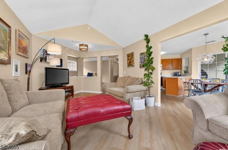 416 Homestead Ct – photo 5