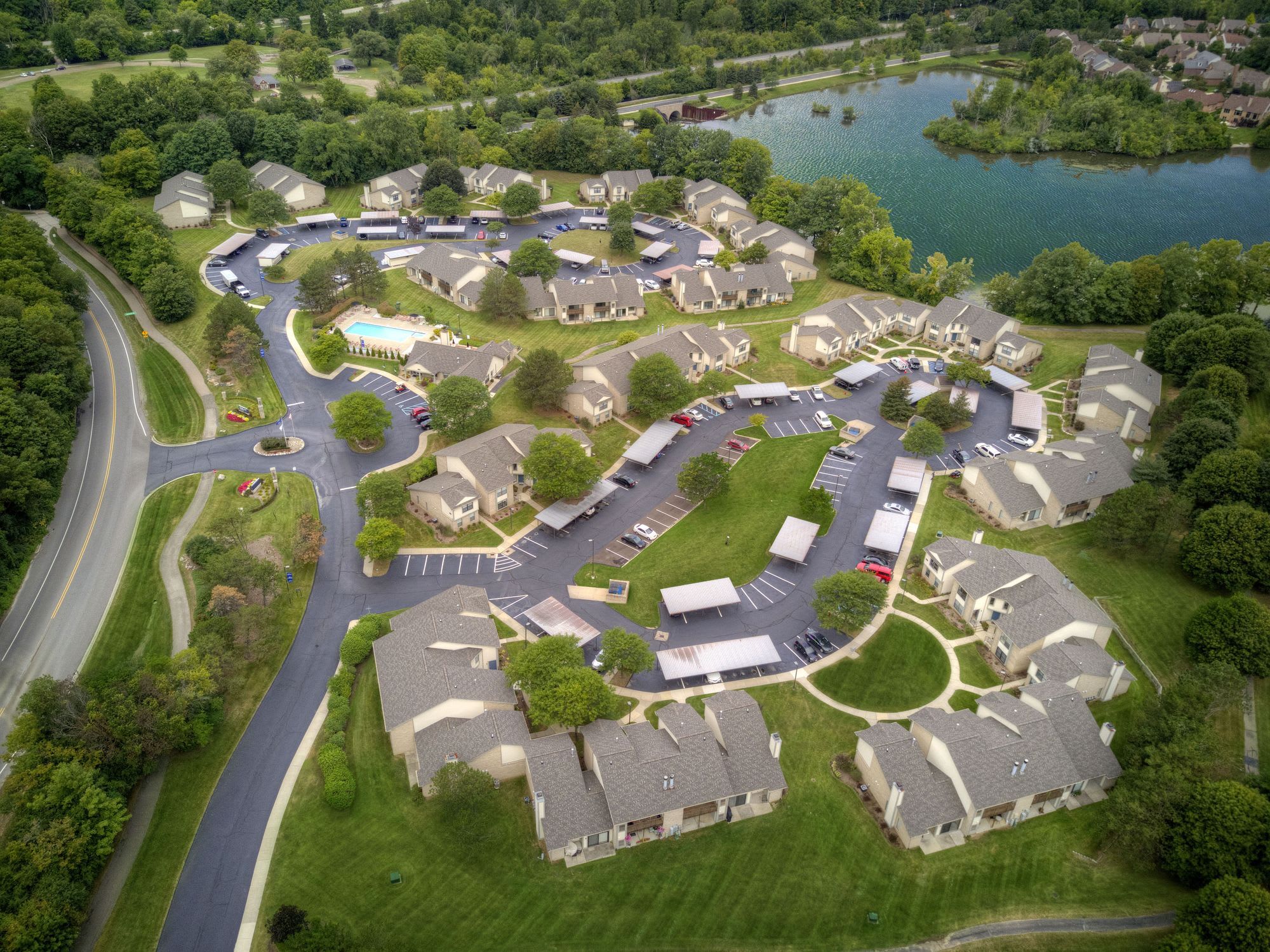 Cedar Lake Apartments and Townhomes – photo 3