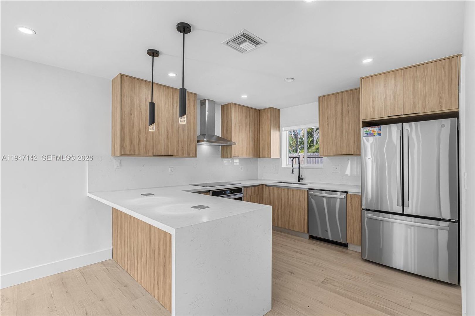 1116 N 31st Avenue, Hollywood, FL 33021 – photo 1