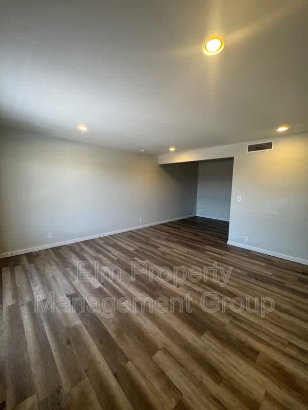 615 South Royal Crest Circle – photo 2