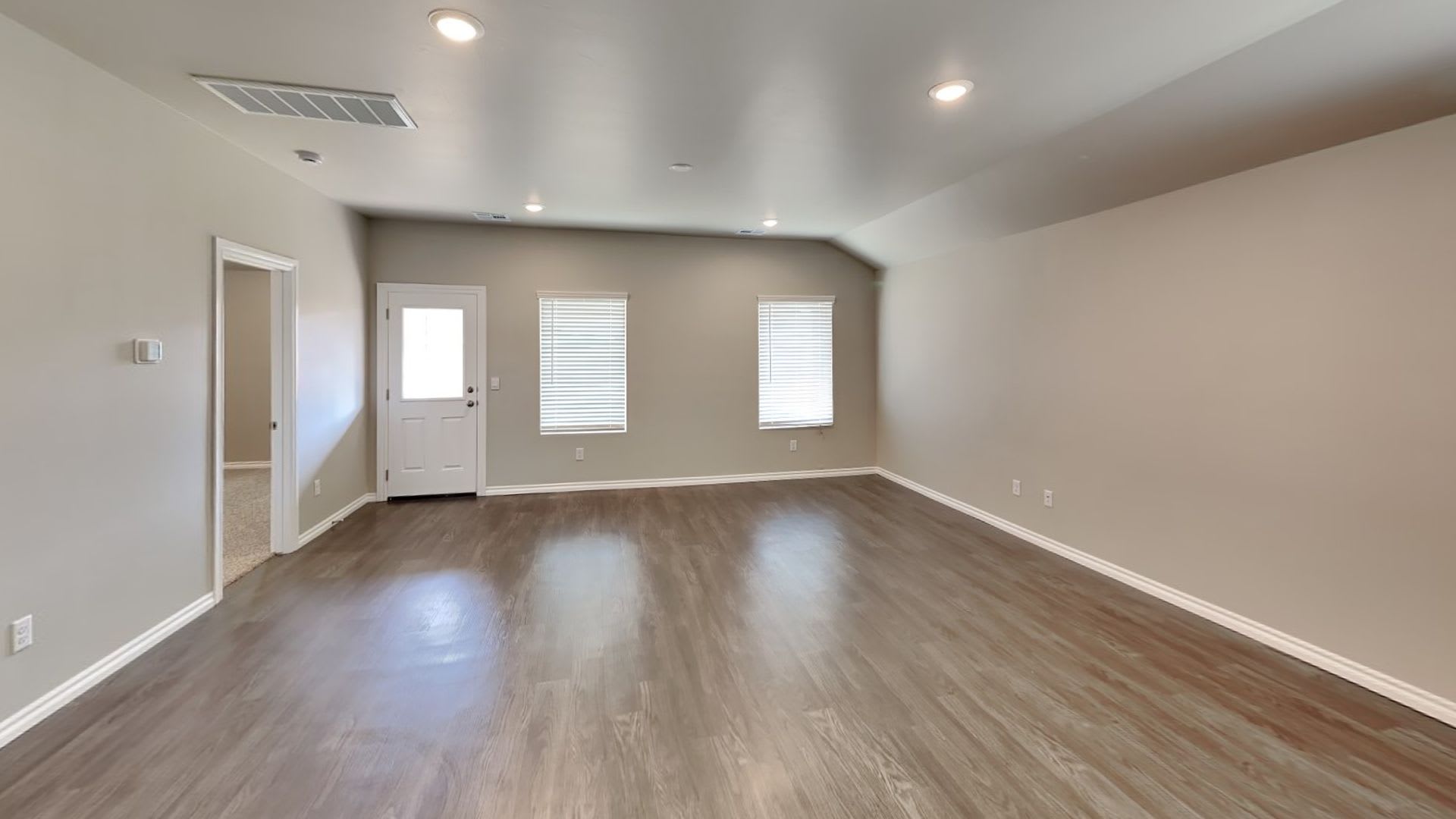 Very Nice 4 Bedroom 2 Bath Home In Yukon Schools – photo 4