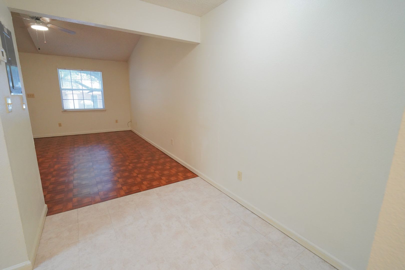 3 Bed / 2 Bath END Unit Townhome in Popular Westridge! – photo 5