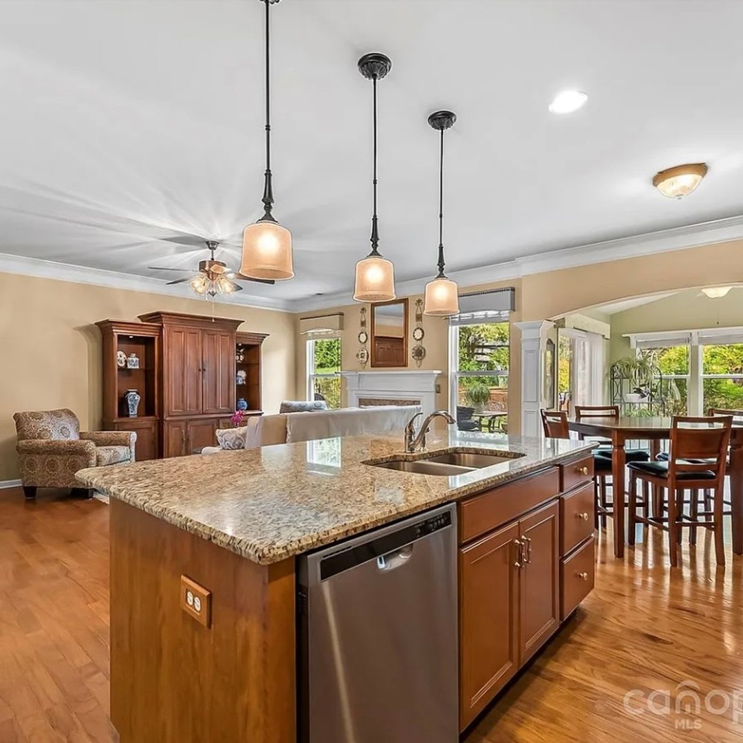 Spacious 5BR House in Statesville – photo 4