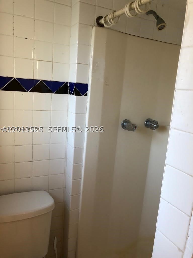 5411 Ravenswood Rd – photo 5