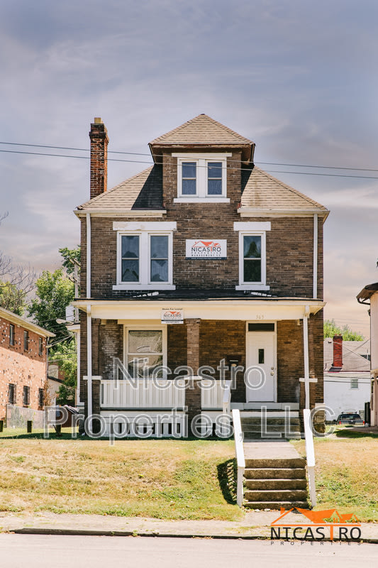 363 E 12th Avenue – photo 1
