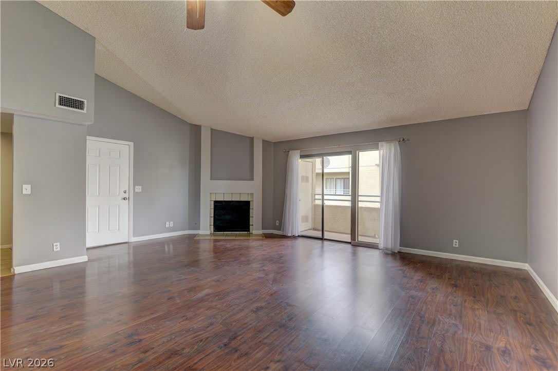 820 N Sloan Lane – photo 5