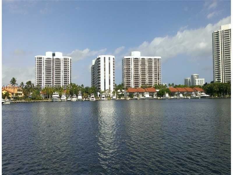 3600 Yacht Club Dr – photo 1