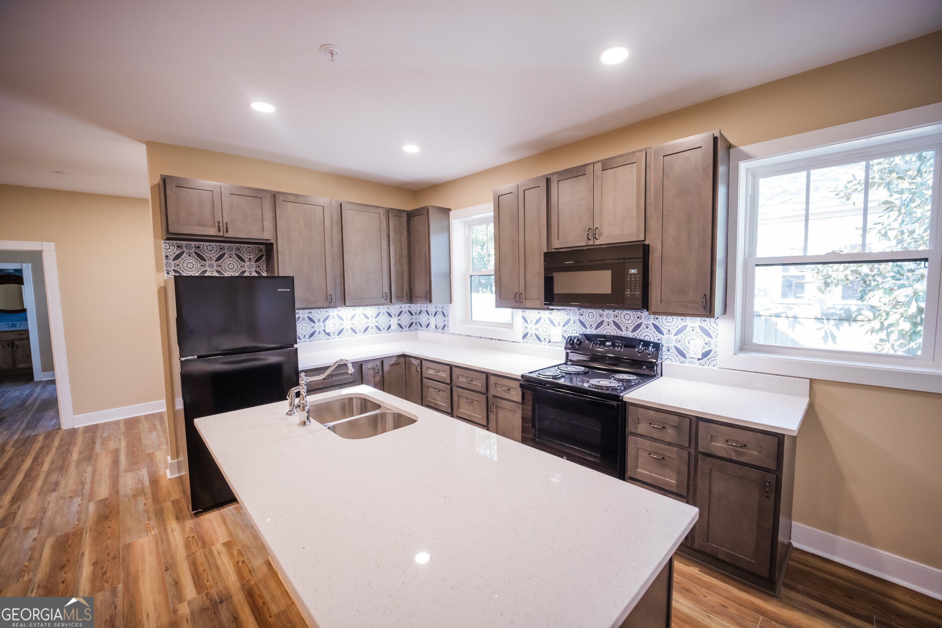 210 8Th Street W – photo 5