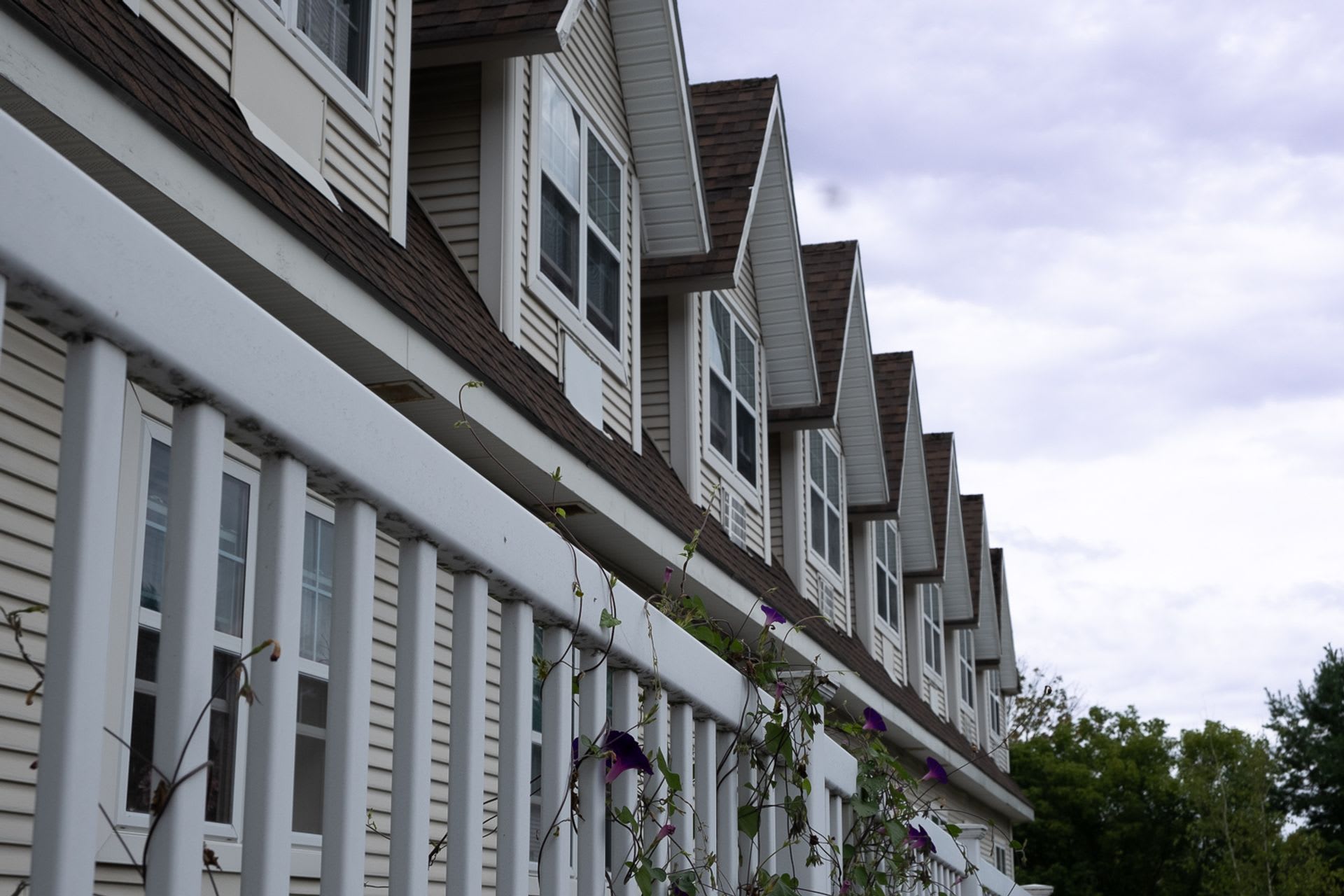 1 Bed 1 Bath Independent Senior Living 55 Years Of Age Heat Hot Water Electricity Included – photo 4
