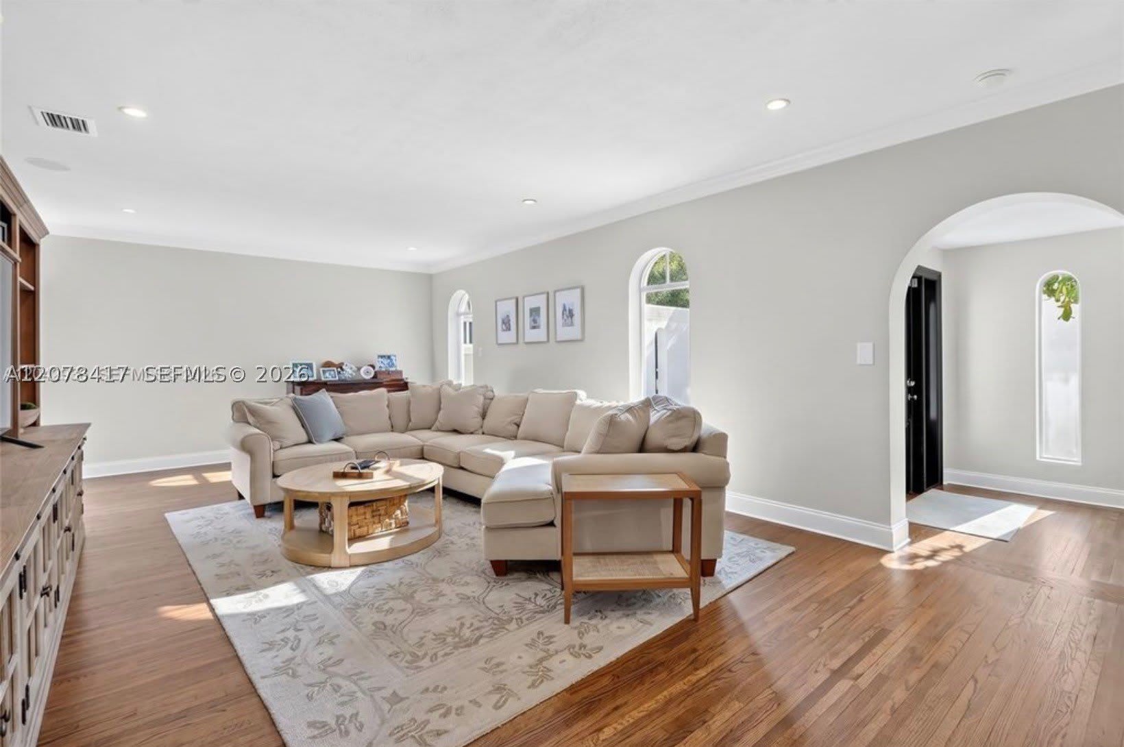 4943 Riviera Dr – photo 1