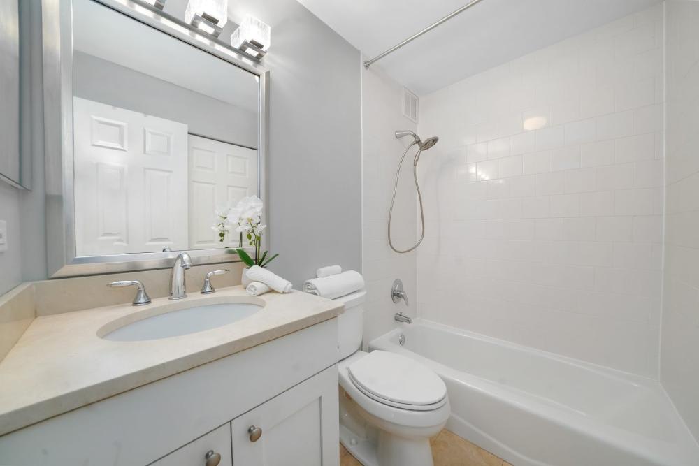 2131 N Larrabee St – photo 2
