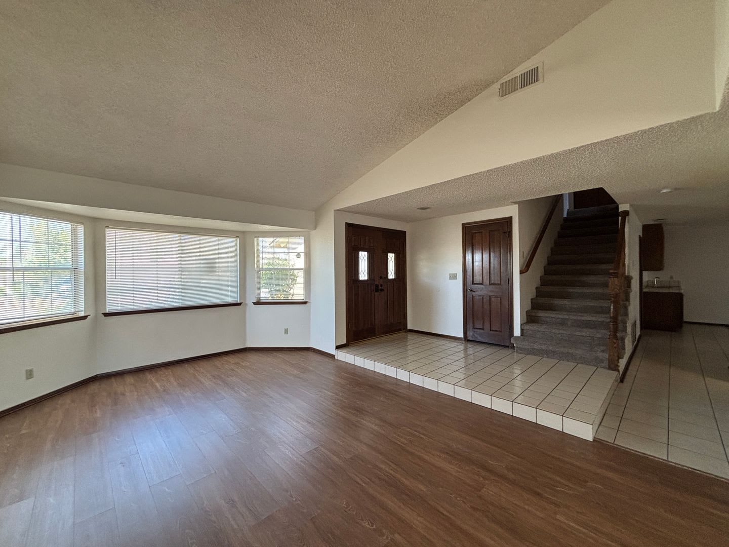 West Lancaster Home – photo 3