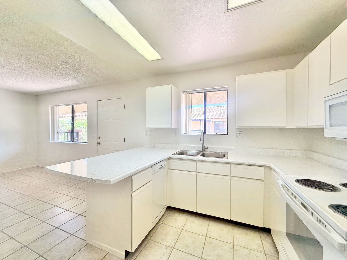 AVAILABLE NOW!! 1 Bedroom 1 Bathroom!! 55+ Apartment in Palm Desert – photo 5